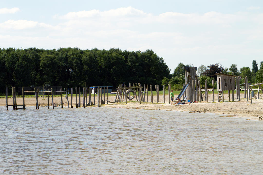 Отель Hulsebos Zuidbroek Экстерьер фото